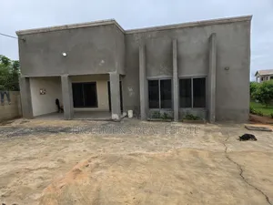 4bdrm House in Fredimens Real, Atwima Kwanwoma for sale