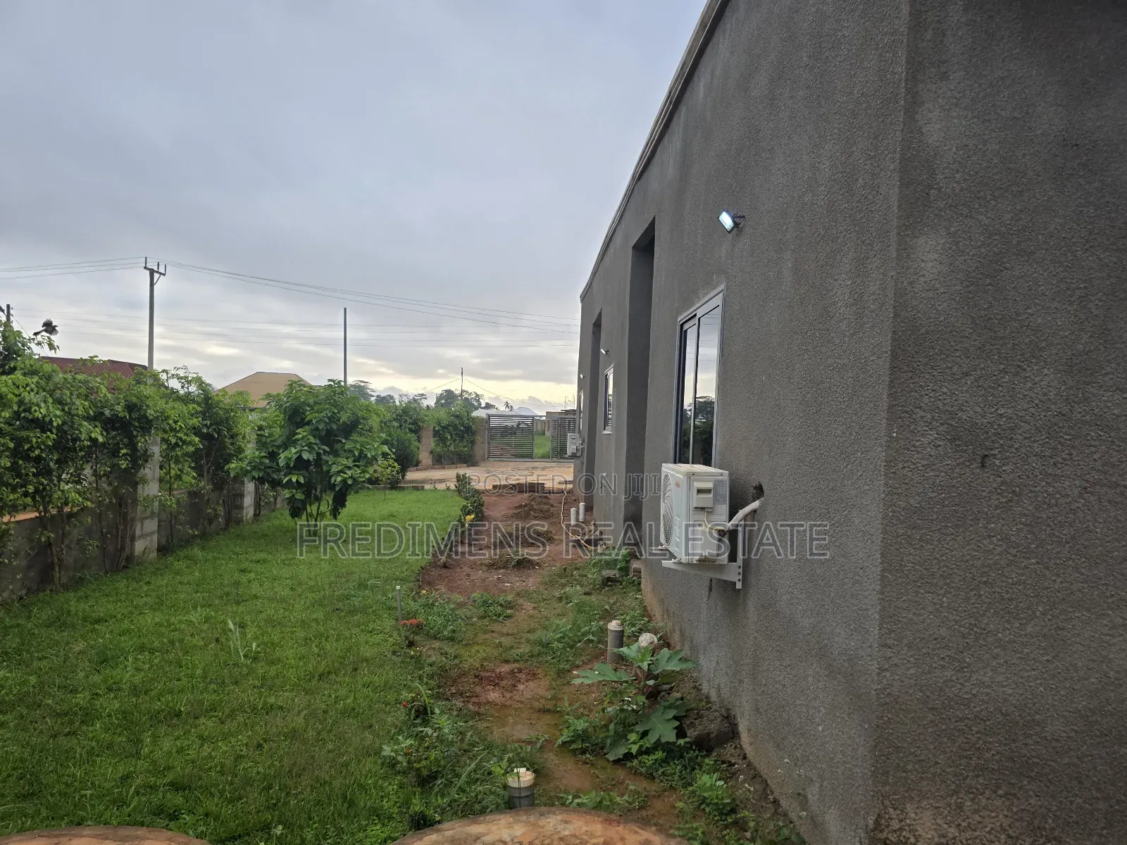 4bdrm House in Fredimens Real, Atwima Kwanwoma for sale