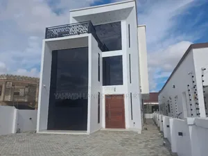 6bdrm House in East Legon for sale