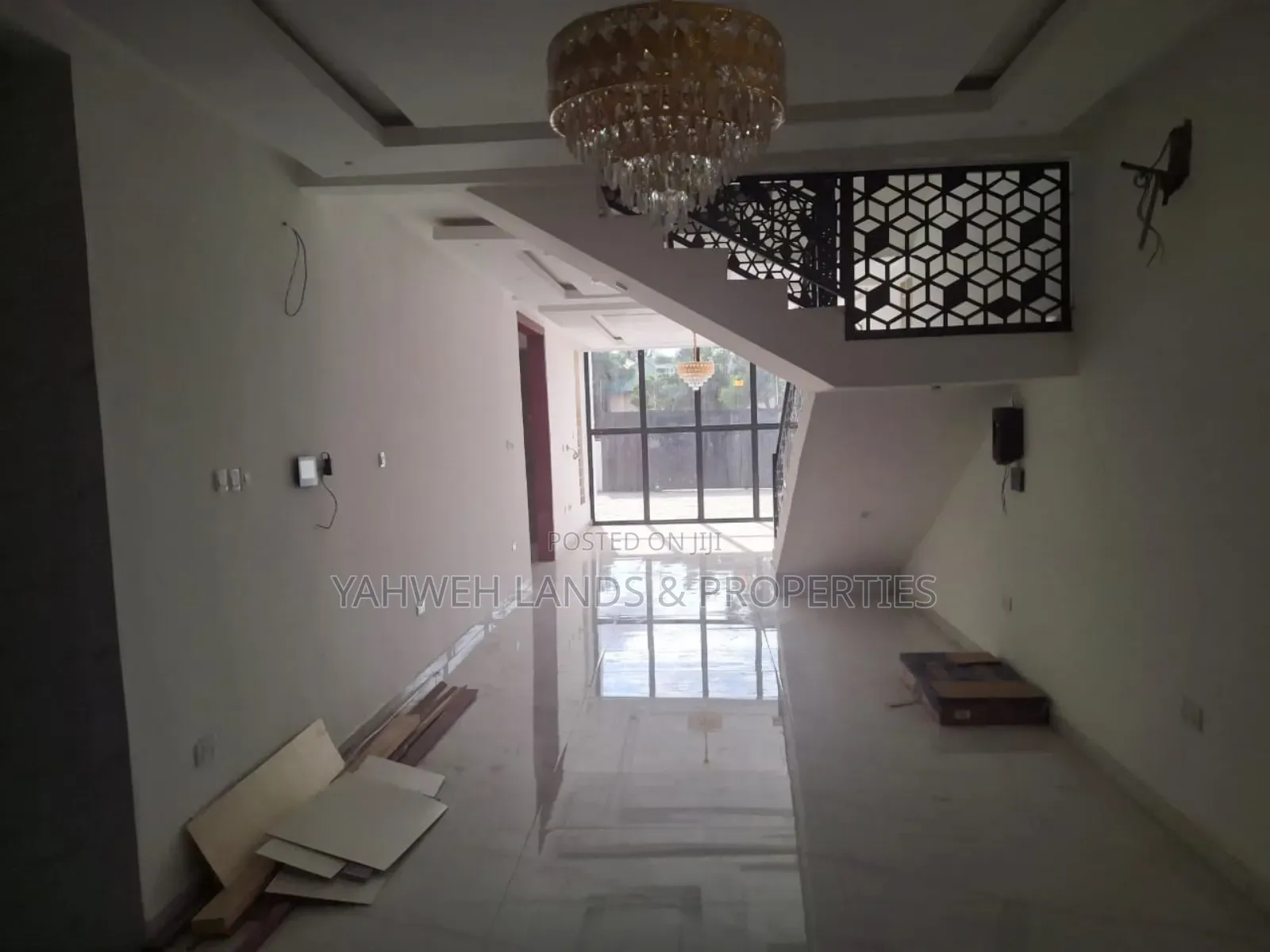6bdrm House in East Legon for sale
