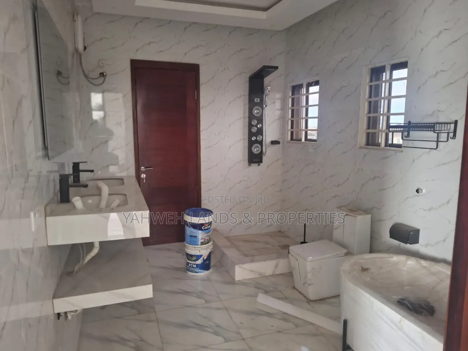 6bdrm House in East Legon for sale