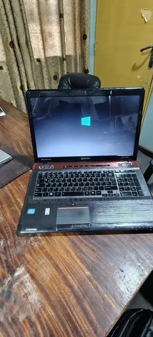 Laptop Toshiba Qosmio X775 8GB Intel Core i7 HDD 500GB