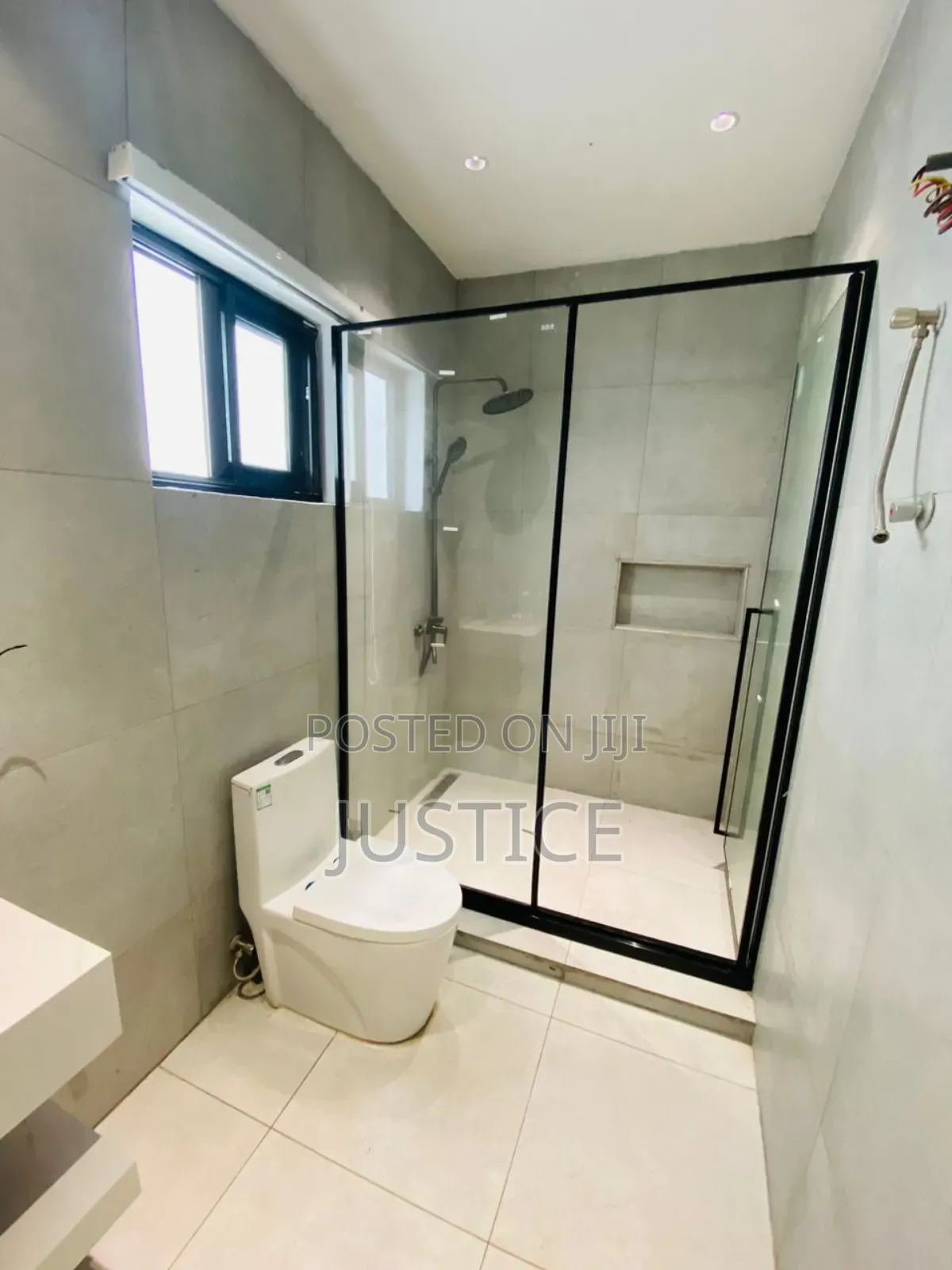 4bdrm House in Adenta, SSNIT Flats for sale