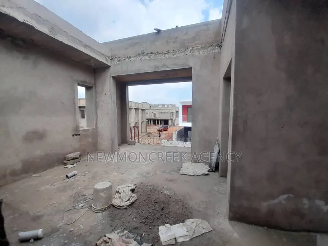3bdrm Duplex in East Legon Hills, Accra Metropolitan for sale
