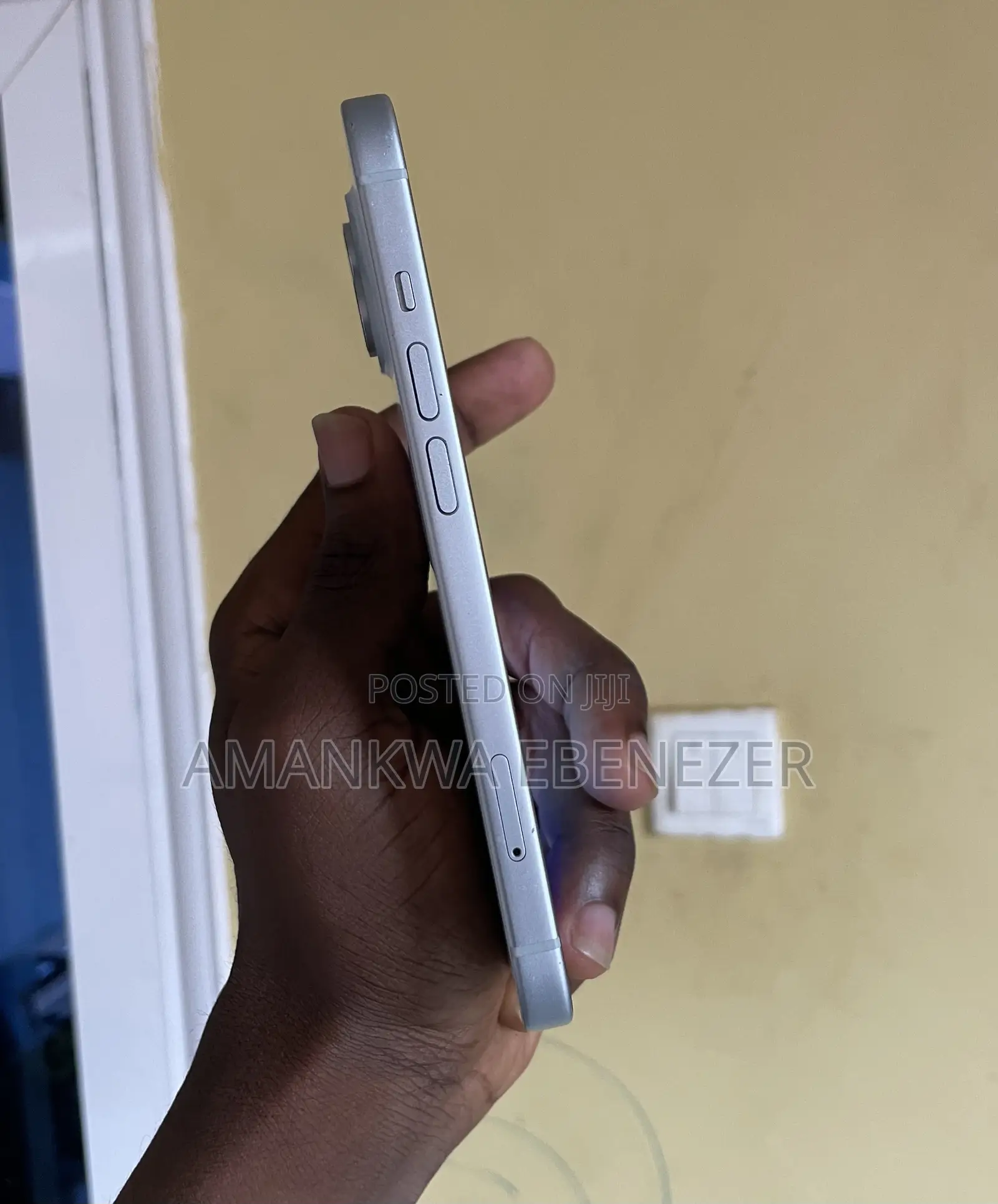 New Apple iPhone 15 128 GB Silver