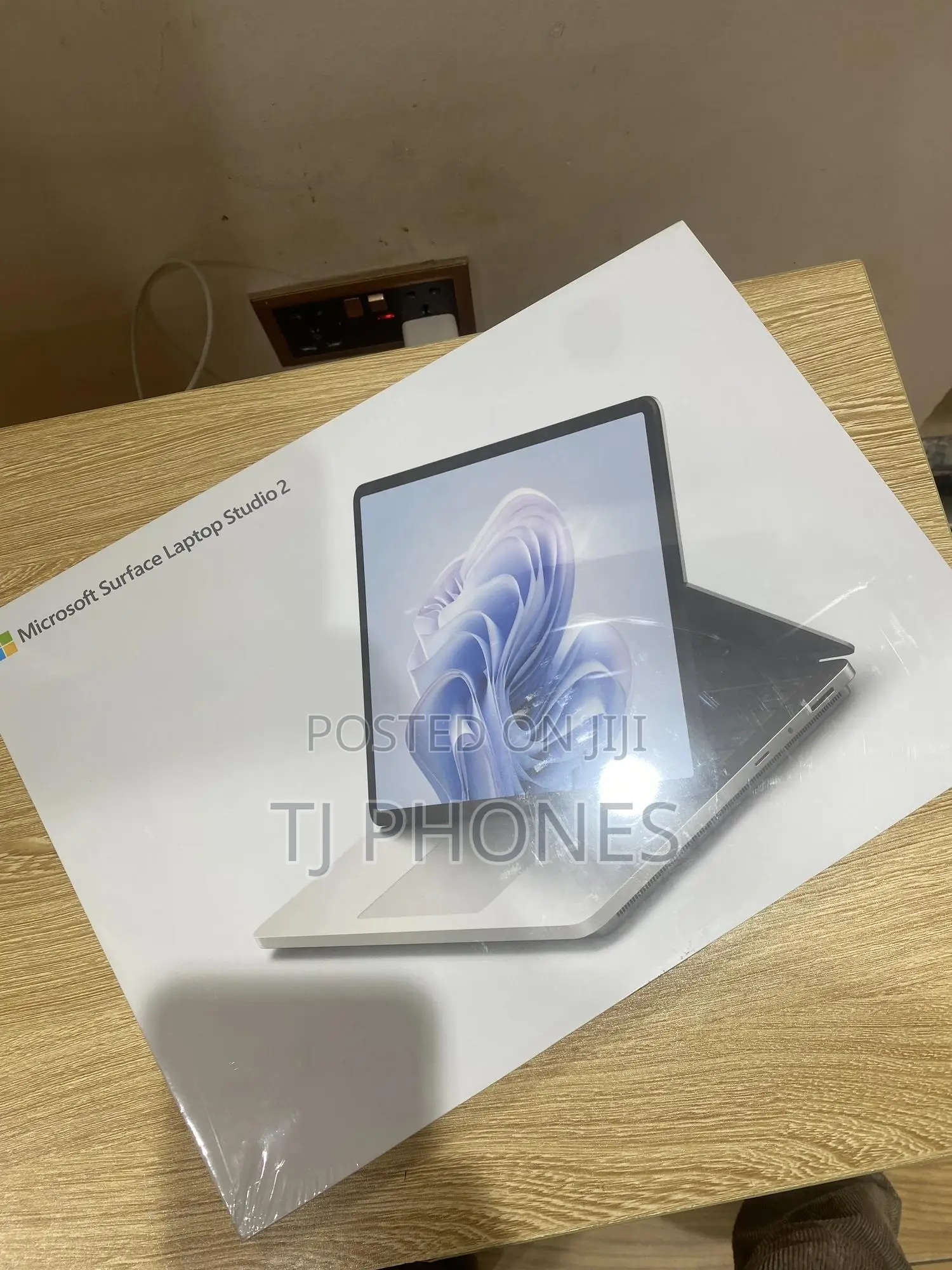 New Microsoft Surface Laptop Studio 2 16GB Intel Core i7 SSD 512GB