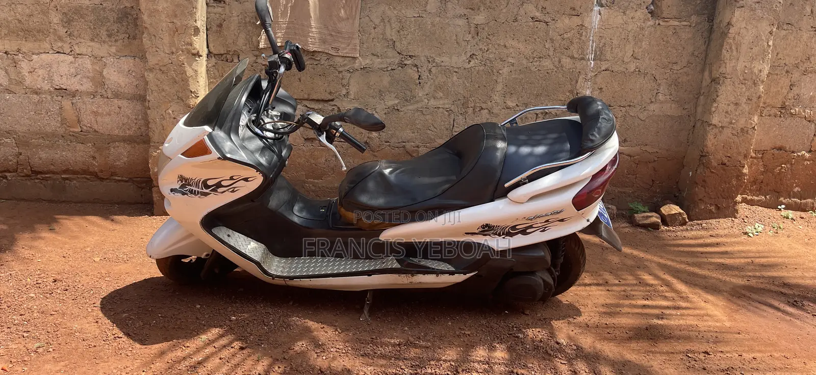Yamaha Majesty 2019 White