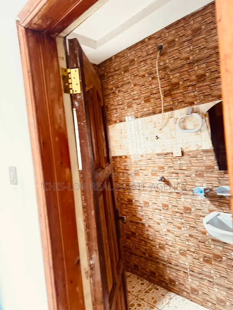 3bdrm House in Nurse Junction, Ngleshie Amanfro for sale