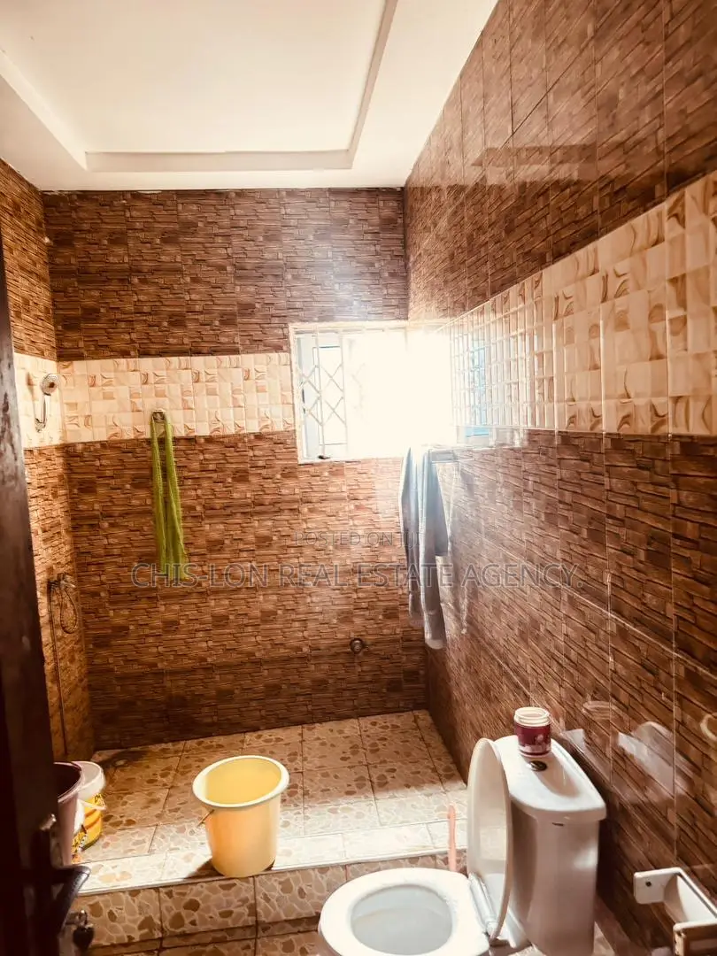 3bdrm House in Nurse Junction, Ngleshie Amanfro for sale