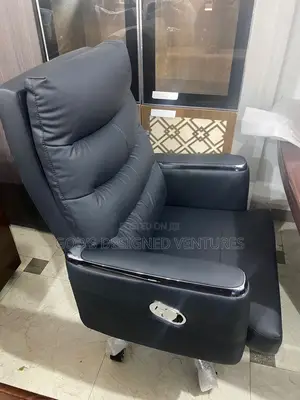 Classic and Well Grounded Executive Office Chair