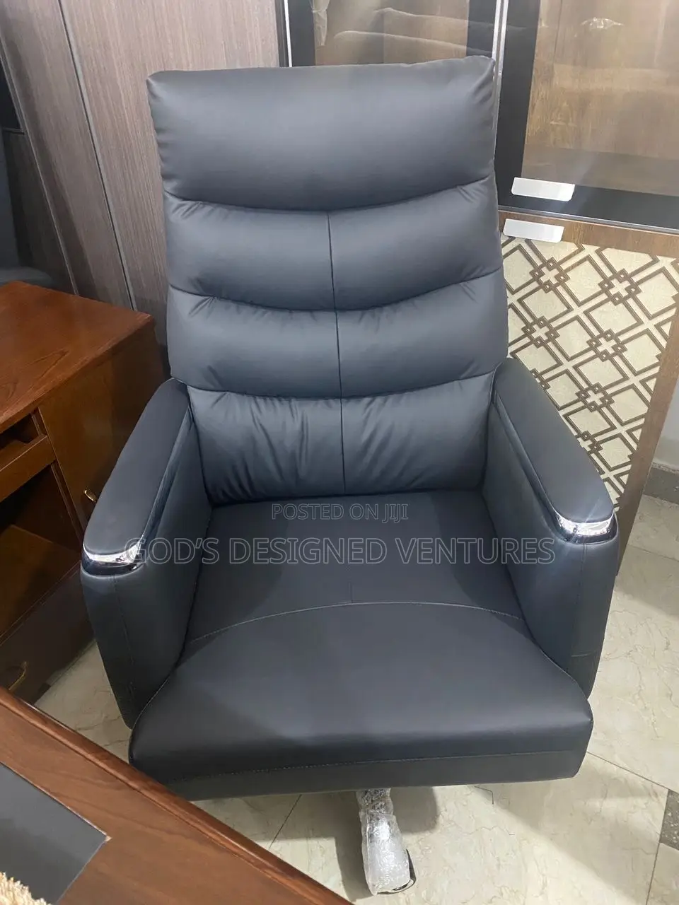 Classic and Well Grounded Executive Office Chair