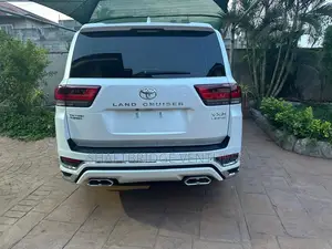 New Toyota Land Cruiser LC300 2025 White