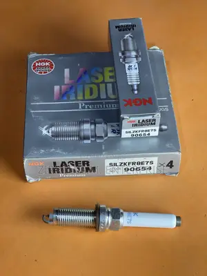 Spark Plug Ngk 90654 Silzkfr8e7s Laser Iridium Benz Infinit 1set(4pcs)