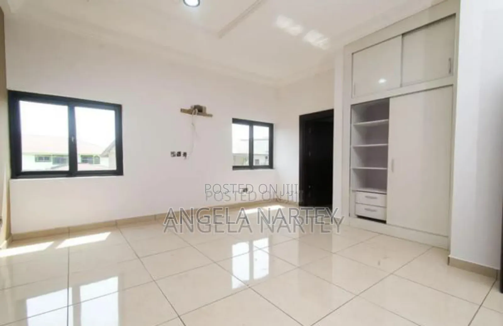 4bdrm House in East Airport, Accra Metropolitan for sale