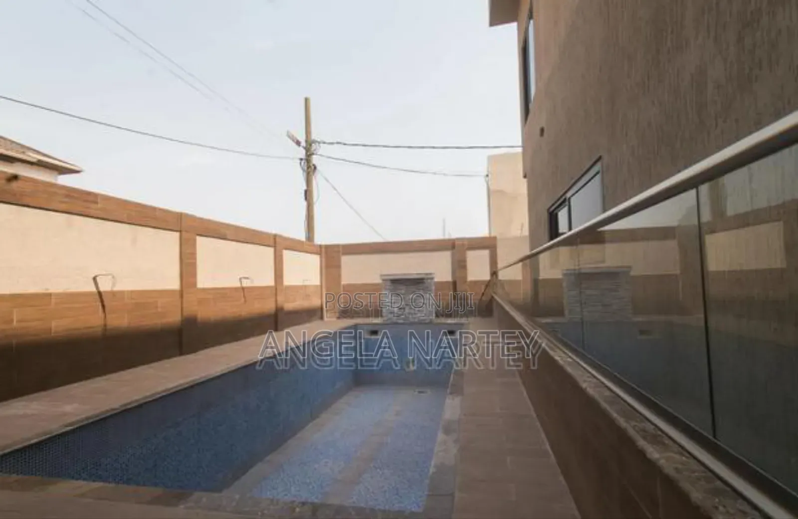 4bdrm House in East Airport, Accra Metropolitan for sale