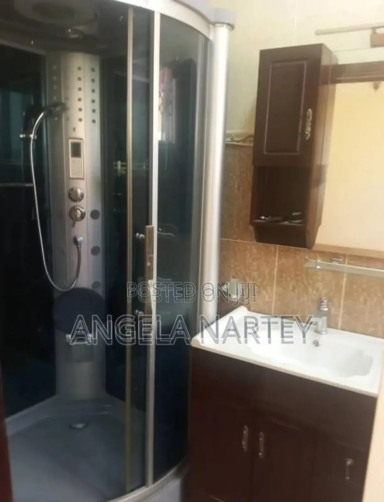 4bdrm House in Sakumono Estates for sale