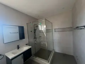 5bdrm House in Labone for rent