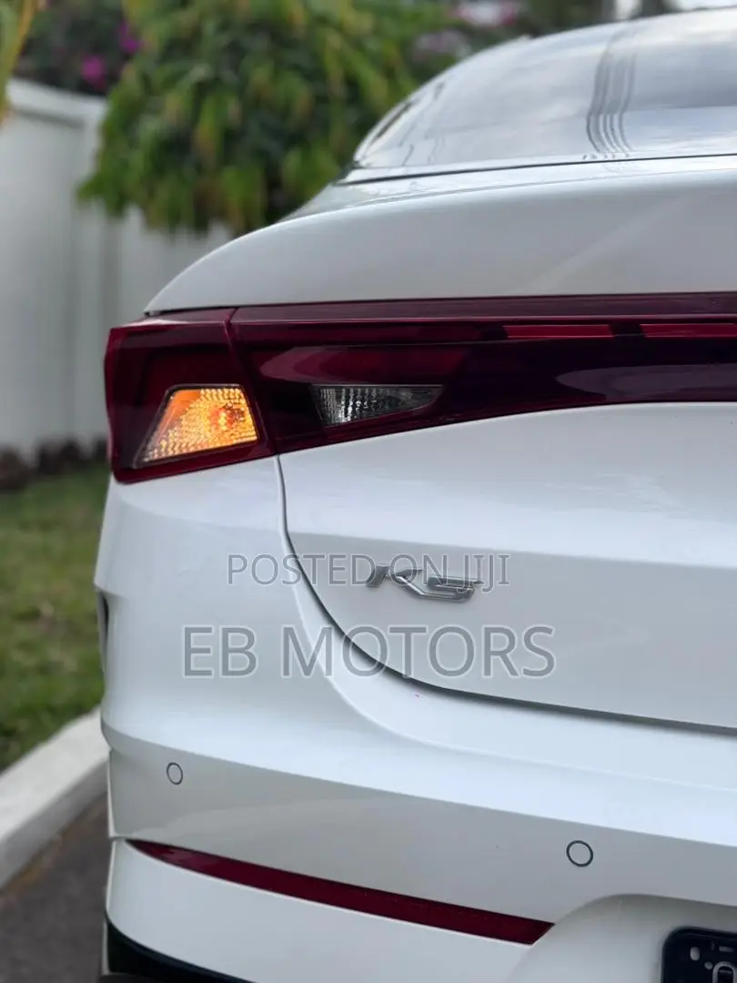 Kia K5 2022 White