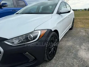 Hyundai Elantra 2017 White