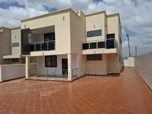4bdrm House in Ahodwo Daban, Kumasi Metropolitan for sale