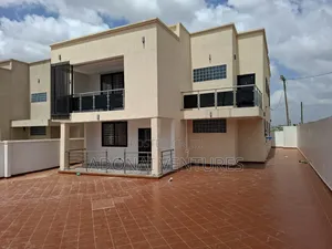 4bdrm House in Ahodwo Daban, Kumasi Metropolitan for sale