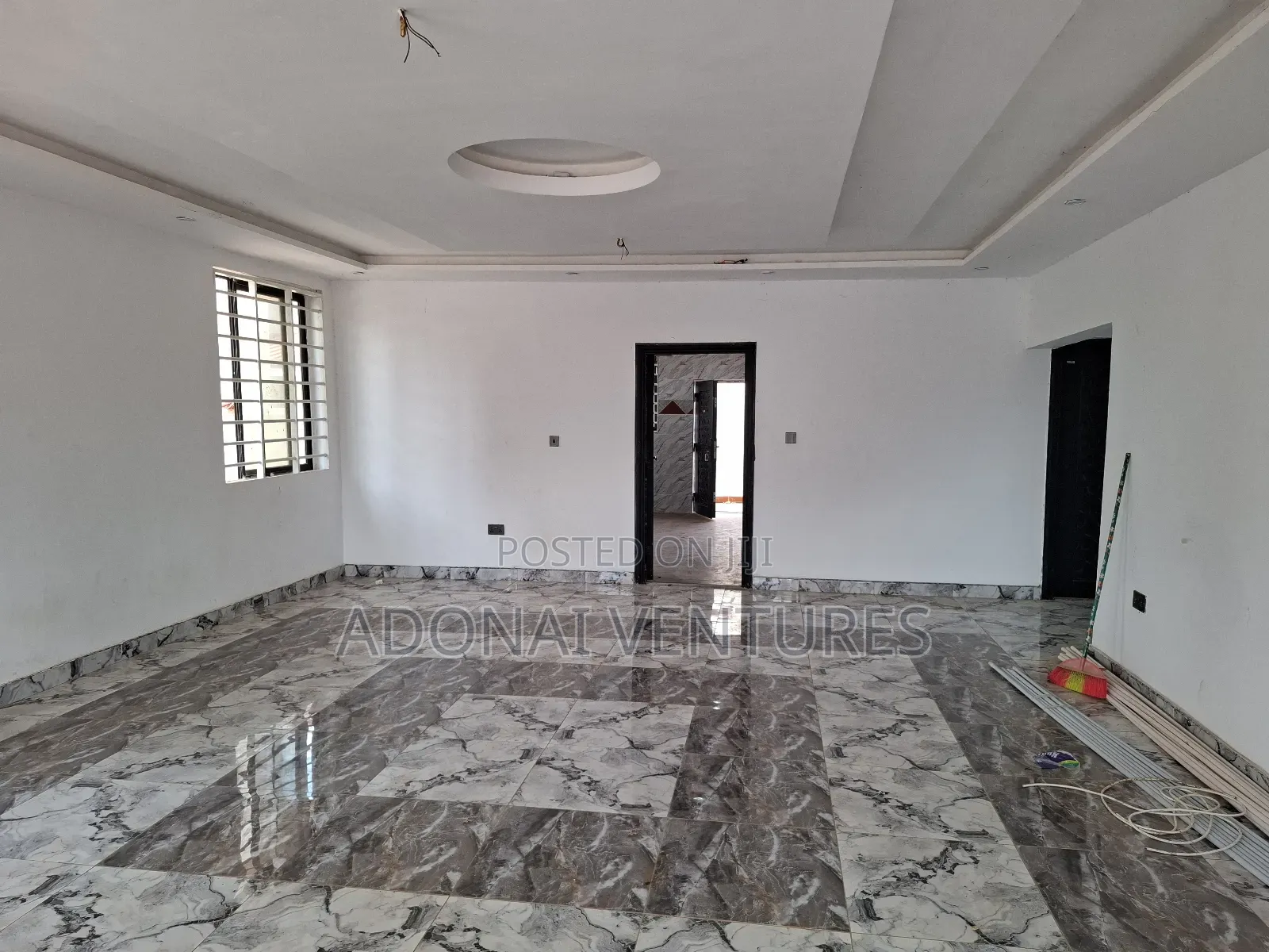 4bdrm House in Ahodwo Daban, Kumasi Metropolitan for sale