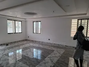 4bdrm House in Ahodwo Daban, Kumasi Metropolitan for sale