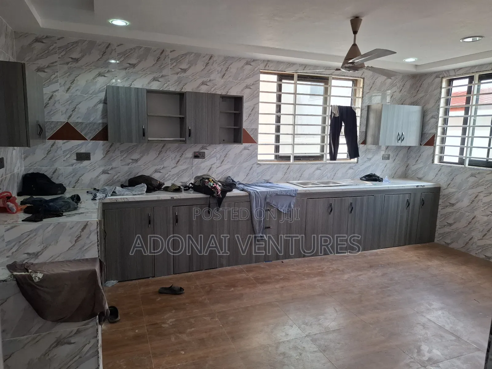 4bdrm House in Ahodwo Daban, Kumasi Metropolitan for sale