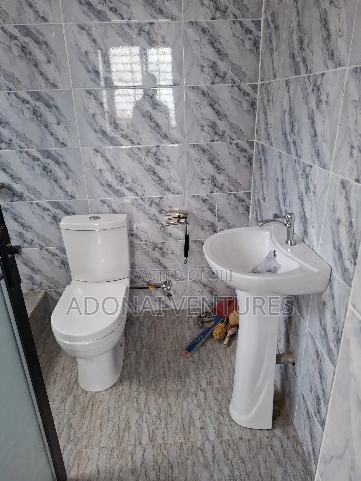 4bdrm House in Ahodwo Daban, Kumasi Metropolitan for sale