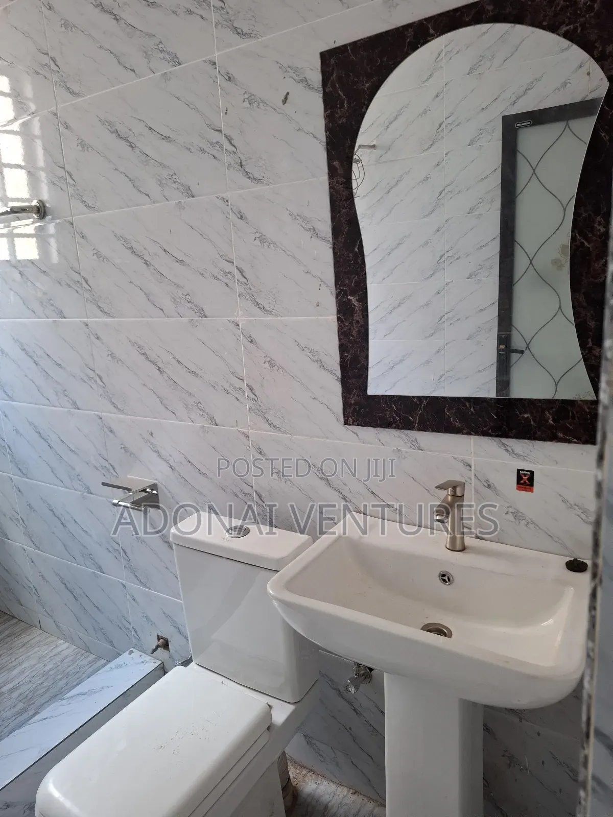 4bdrm House in Ahodwo Daban, Kumasi Metropolitan for sale