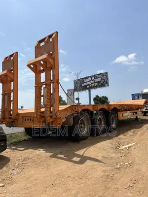 A Brand-New 3-Axle Lowbed(Jost)