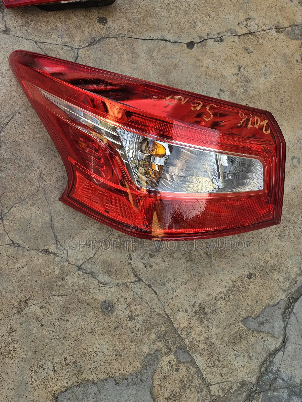Nissan Sentra 2016 Taillights Left Side