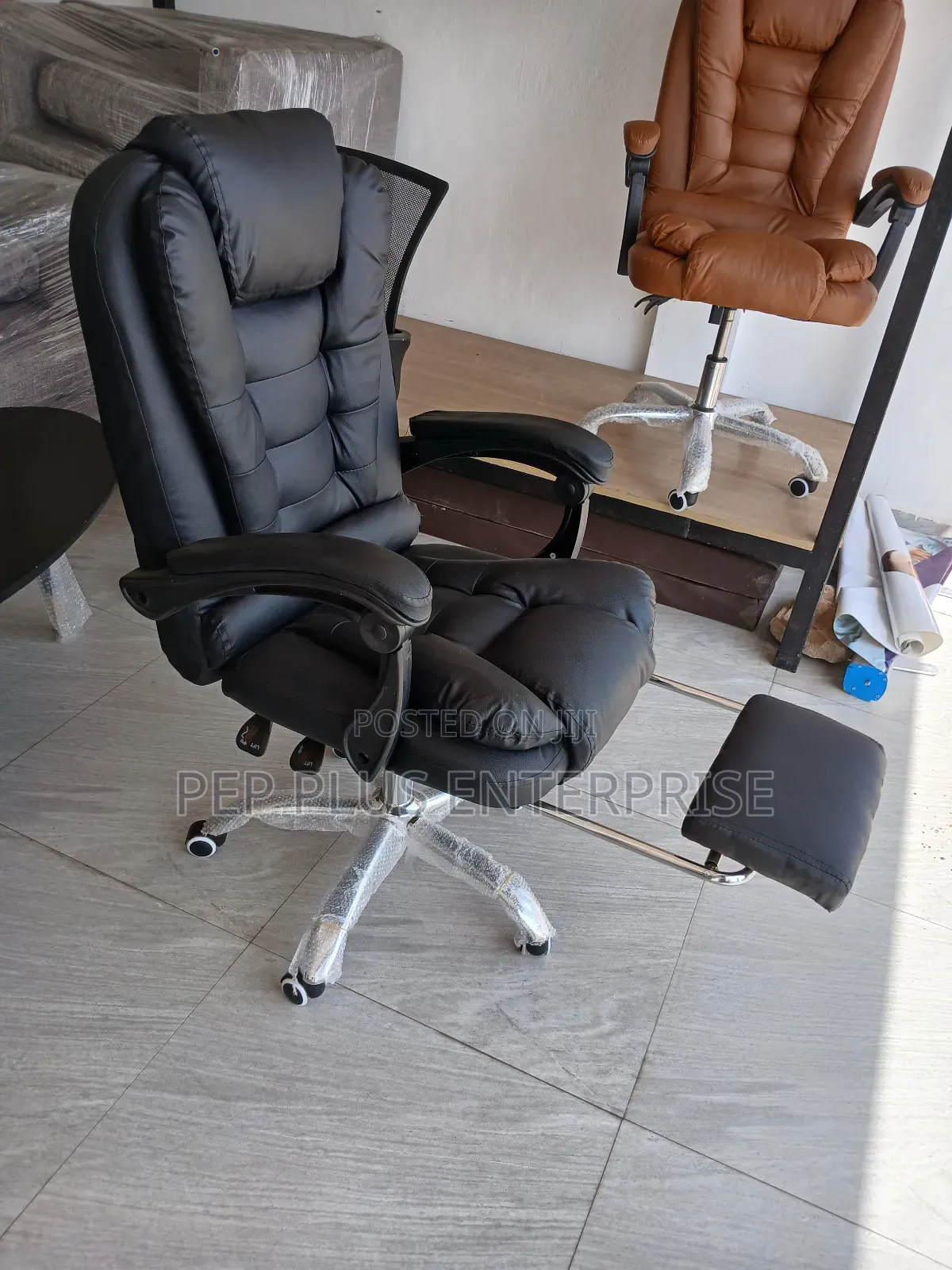 Swivel Office Chair With Legrest