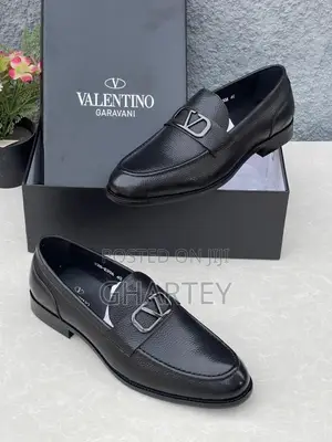 Valentino Garavani Vlogo Pebble Italian Loafer Mastery Black