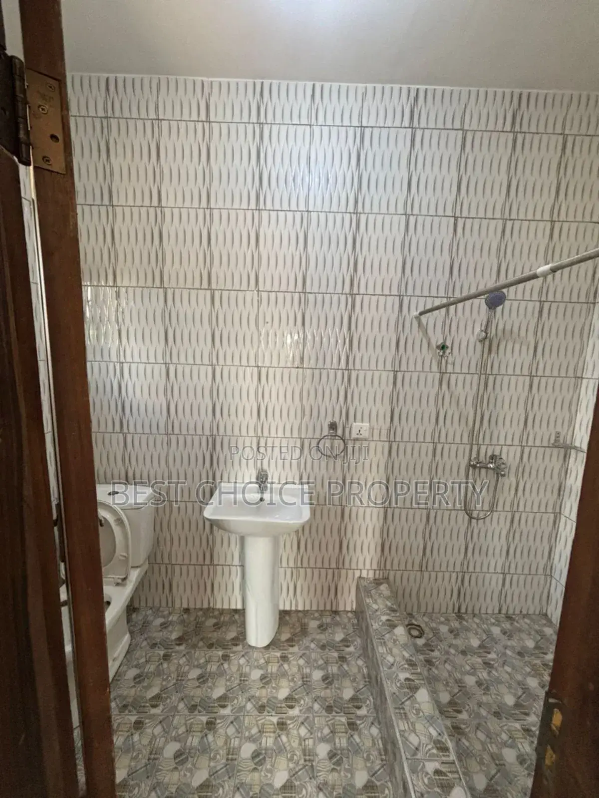 Ex Two Bedroom Apartment for Rent