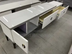 Wooden Tv Stand With a Drawer