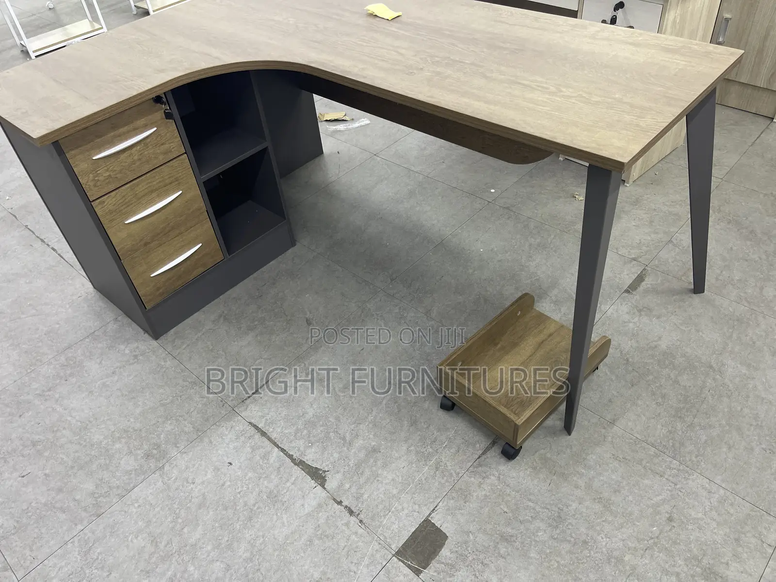 Wooden Office Table/ Desk