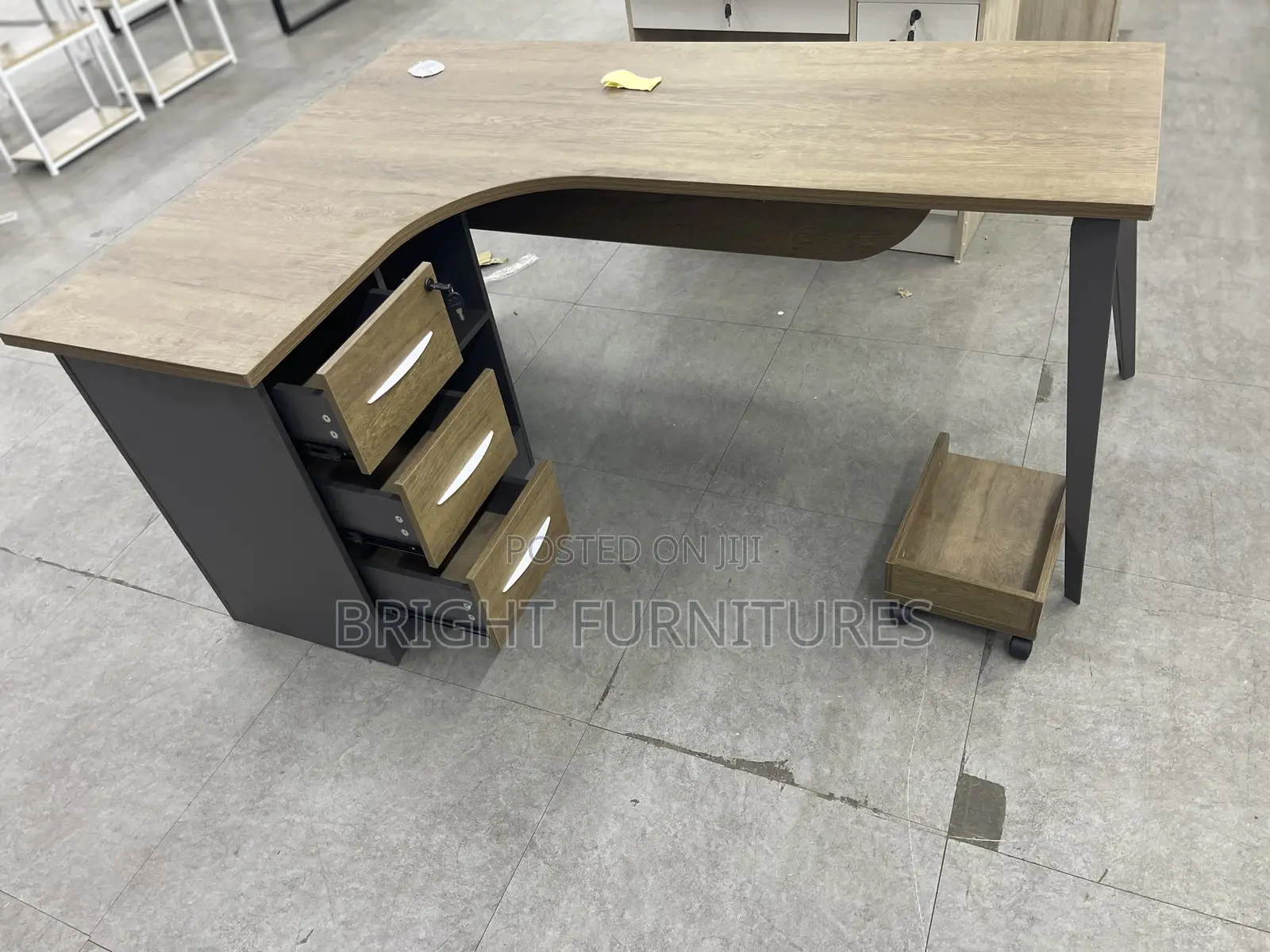 Wooden Office Table/ Desk