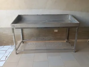 Stainless Steel Table With Drains