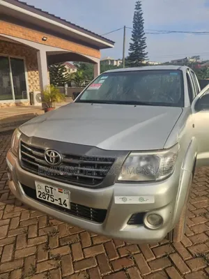 Toyota Hilux SR5 4x4 2014 Silver