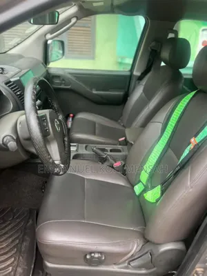 Nissan Navara 2014 Gray