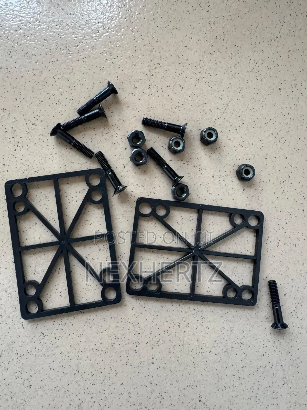 Skateboard Screw And Nut Set With Riser Pads