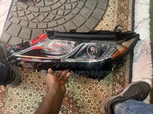 Toyota Camry 2018 2019 2020 2021 Headlight