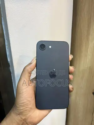 Apple iPhone 16e 128 GB Black