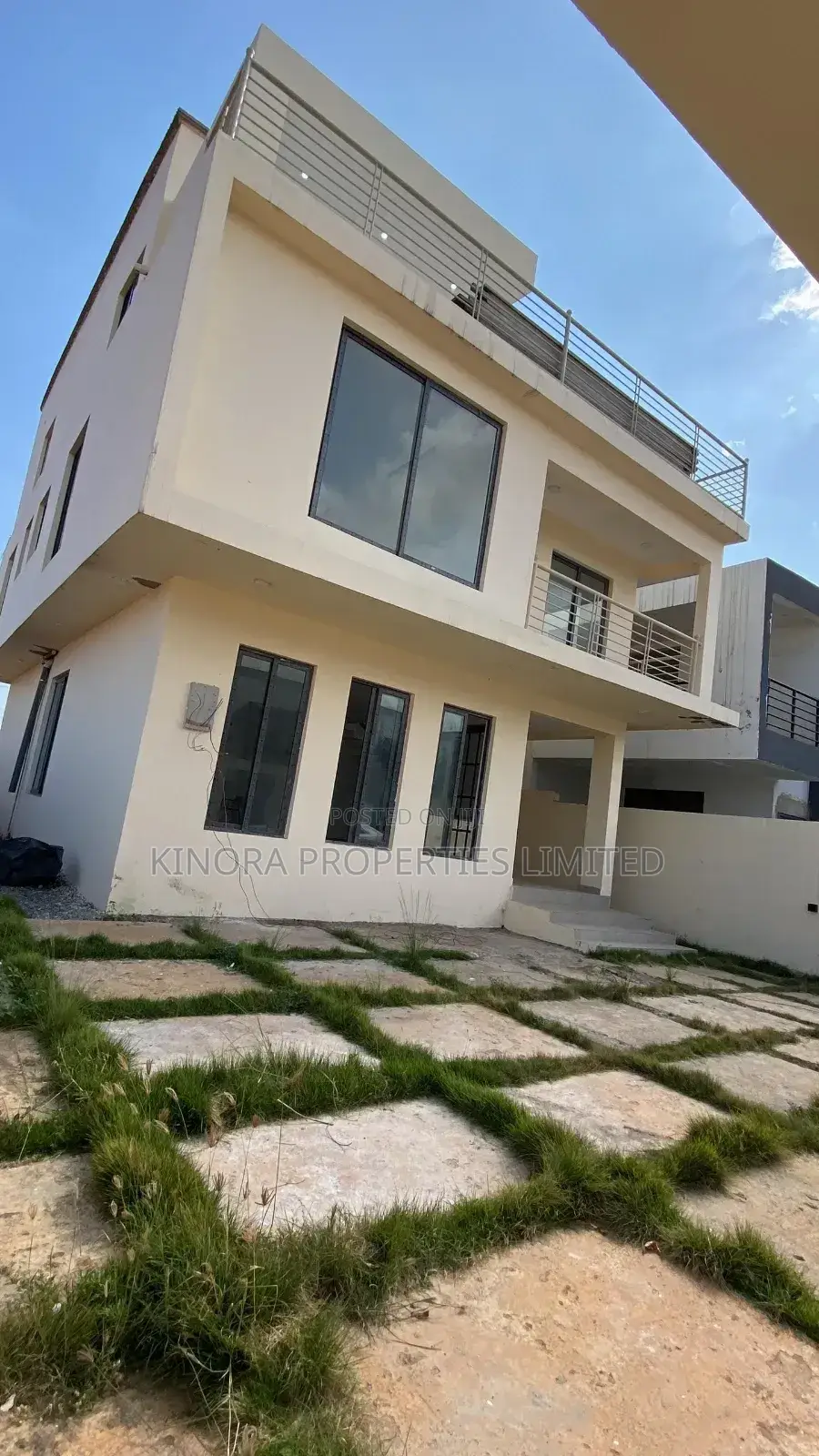 4bdrm Duplex in East Legon Hills, Accra Metropolitan for sale