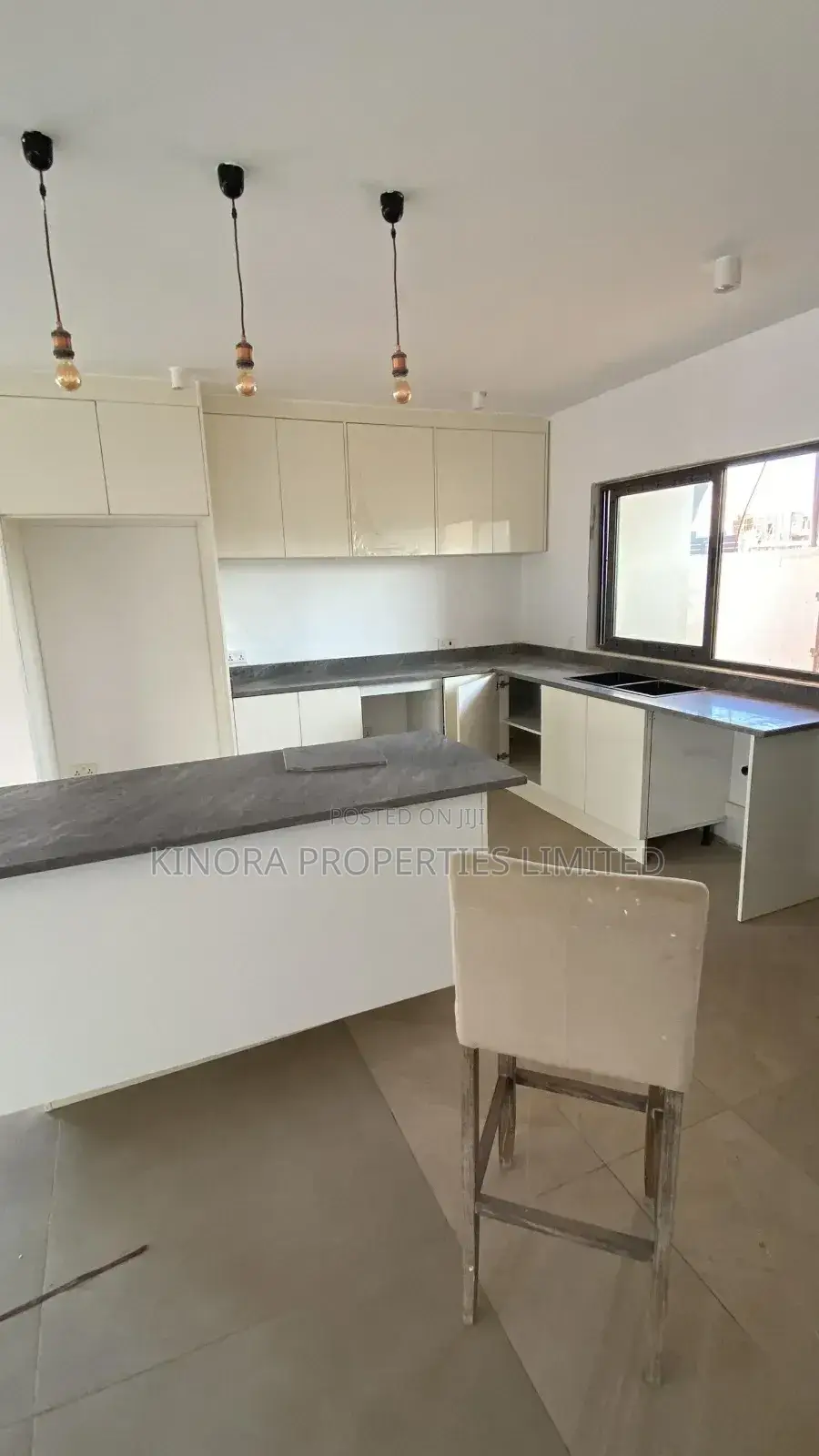 4bdrm Duplex in East Legon Hills, Accra Metropolitan for sale