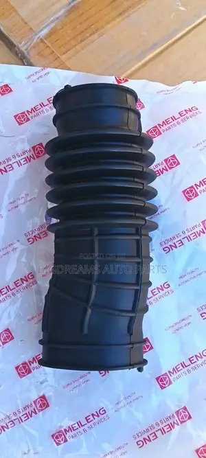 Honda Civic 16 1.5 Lt and 2.0lt Air Cleaner Inlet Hose.