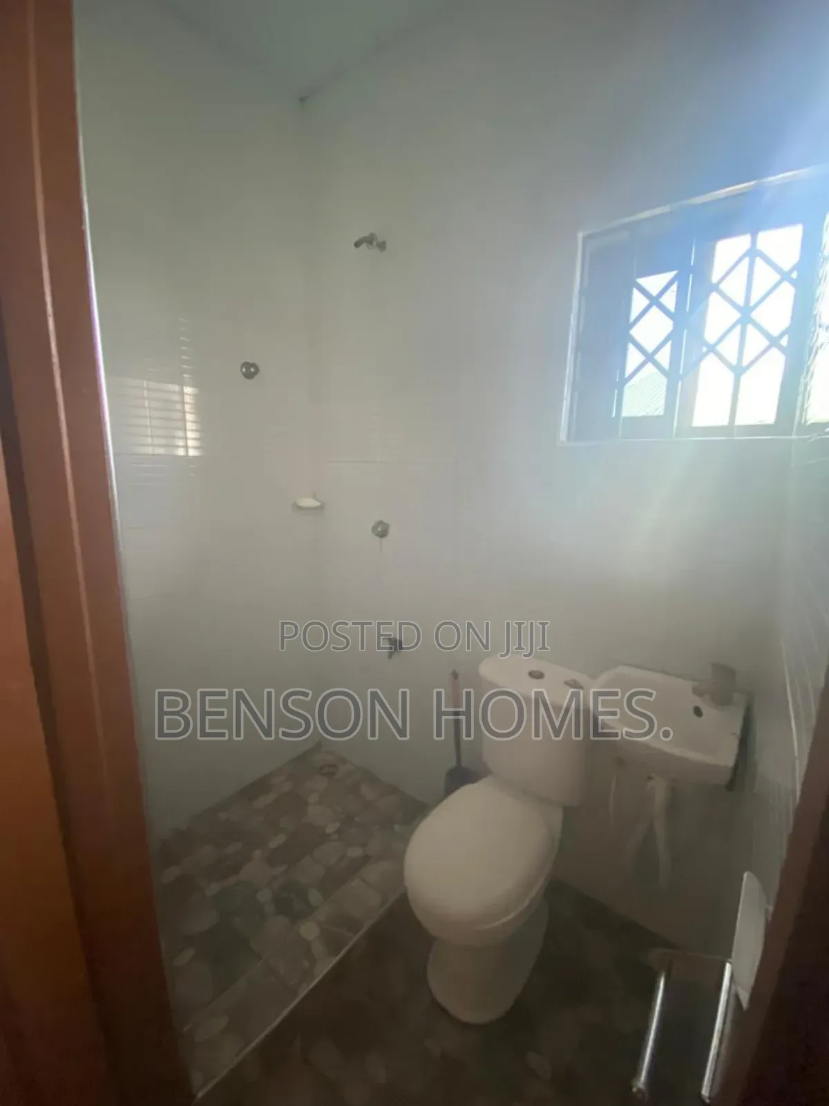 3bdrm Apartment in Nungua for rent