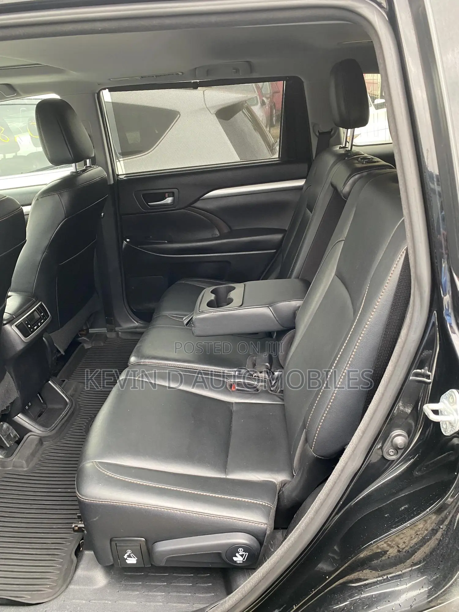 Toyota Highlander XLE 4x4 V6 (3.5L 6cyl 8A) 2018 Black