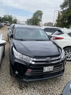 Toyota Highlander XLE 4x4 V6 (3.5L 6cyl 8A) 2018 Black